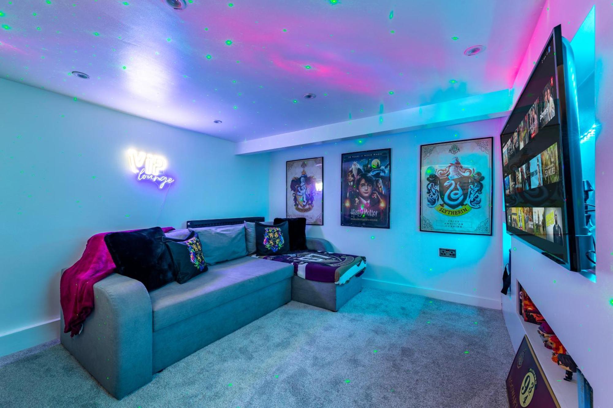The Hogwarts Retreat - Cinema Room - Special May Offer - 25Th - 31St วัตฟอร์ด ภายนอก รูปภาพ